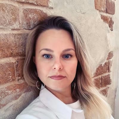 Анна Меньшикова