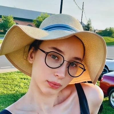 Анна Заря