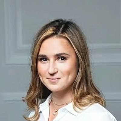 Юлия Ястребова