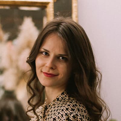 Влада Василец​