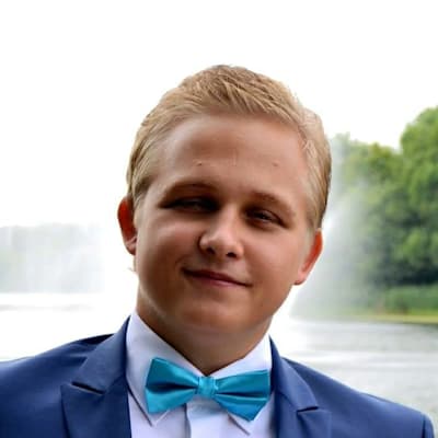 Юрий Иванов